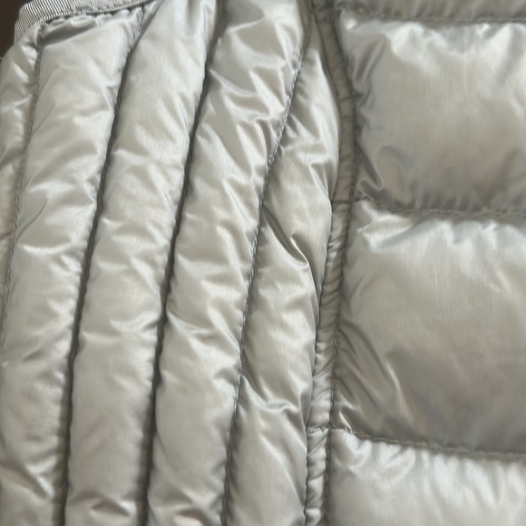 32* Degrees Heat Weatherproof 90% Down Vest size medium EUC - Picture 9 of 11